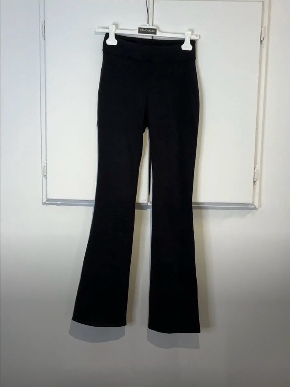 Alo Yoga Black Flared slit in the back leggings